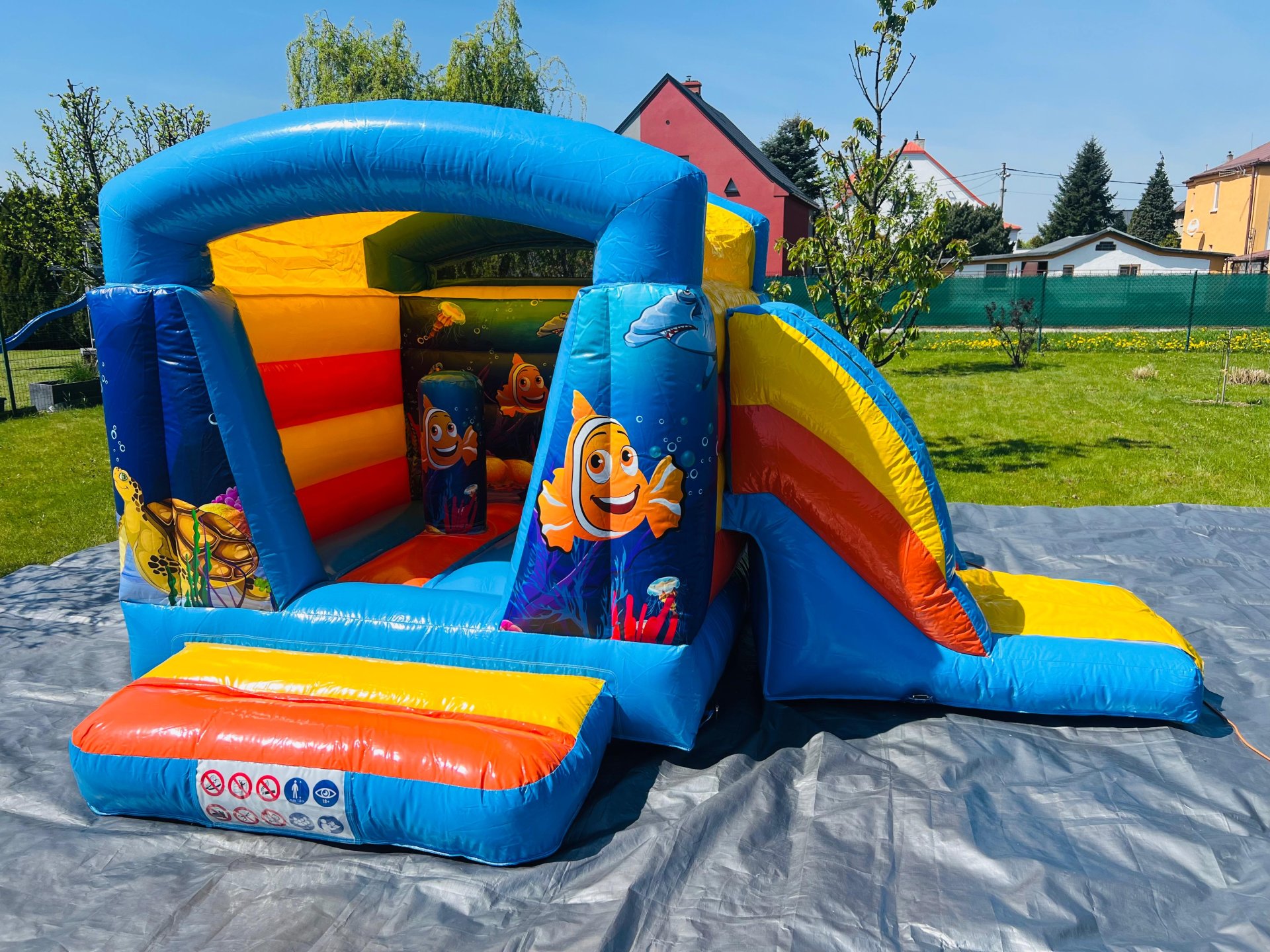 PVC menší skákací hrad včetně skluzavky 4x3,4m MOŘSKÝ SVĚT